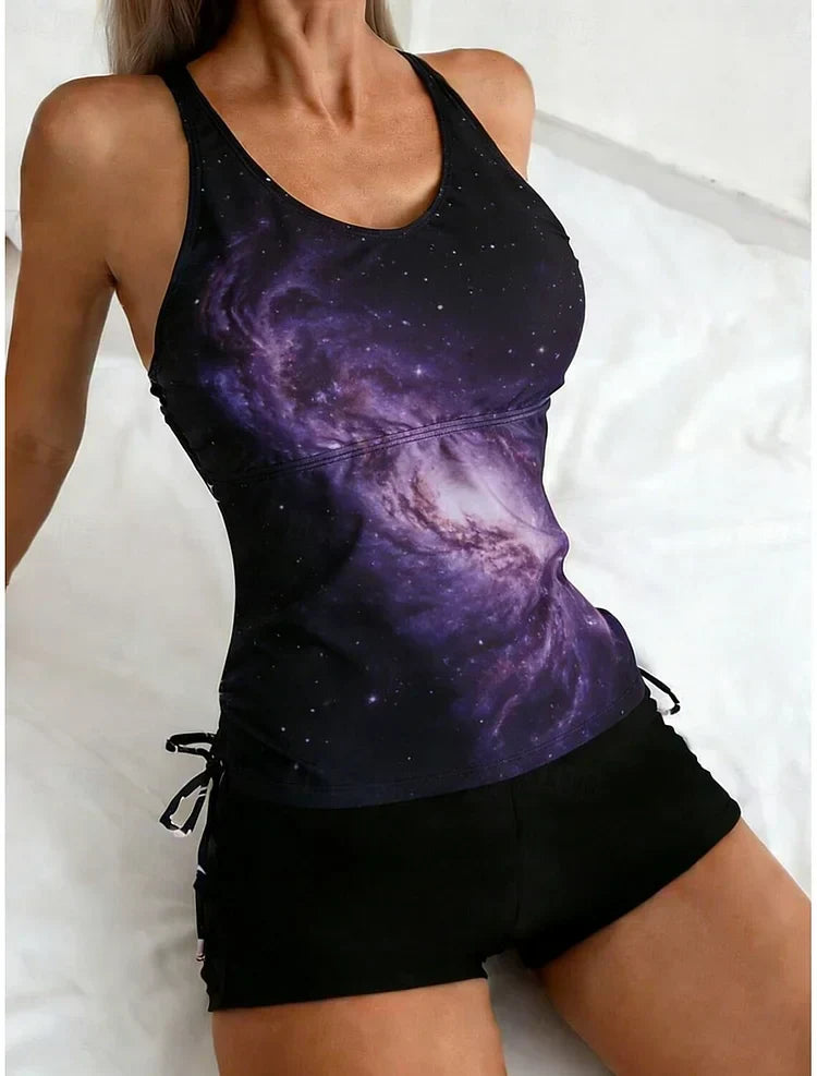 Celeste | Ensemble de tankini avec imprimé de galaxies qui couvre le ventre